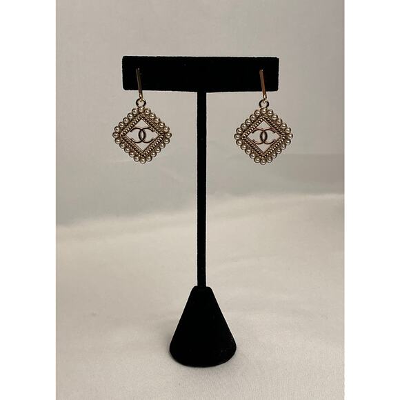 Chanel Pearl Gold Rectangle Posts Dangle Earrings - Picture 4 of 8